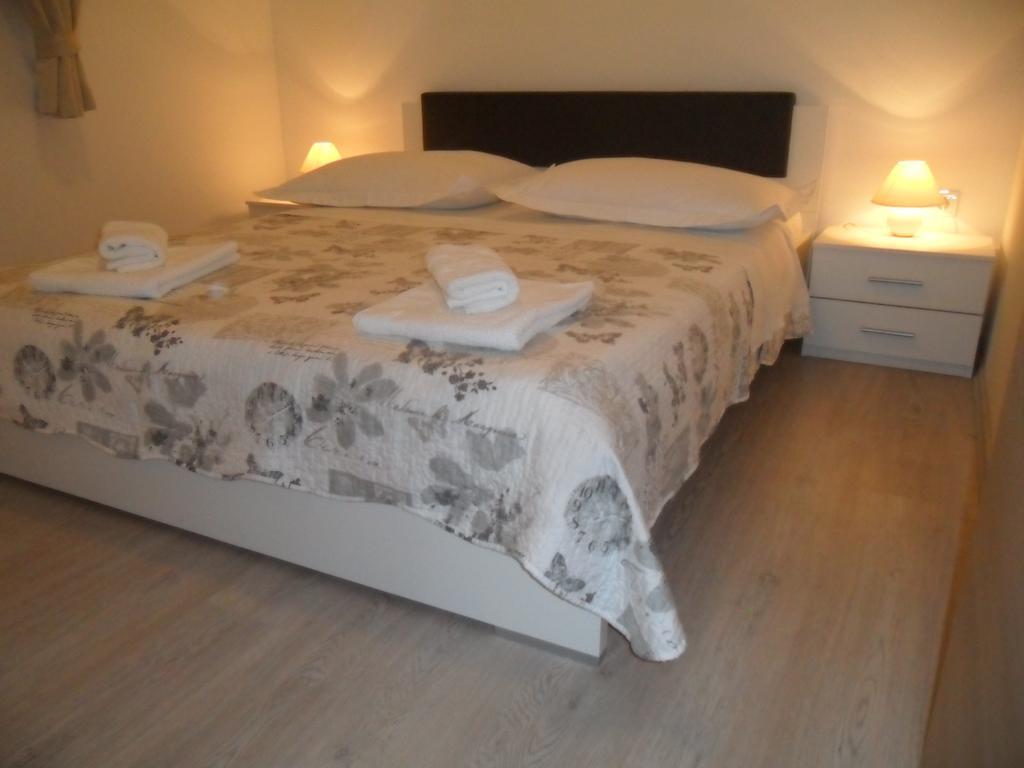 Appartement Apartman Soda à Trogir Extérieur photo
